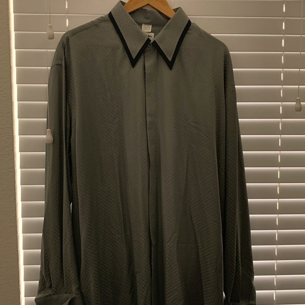 Mens long sleeve grey with black scented Collar